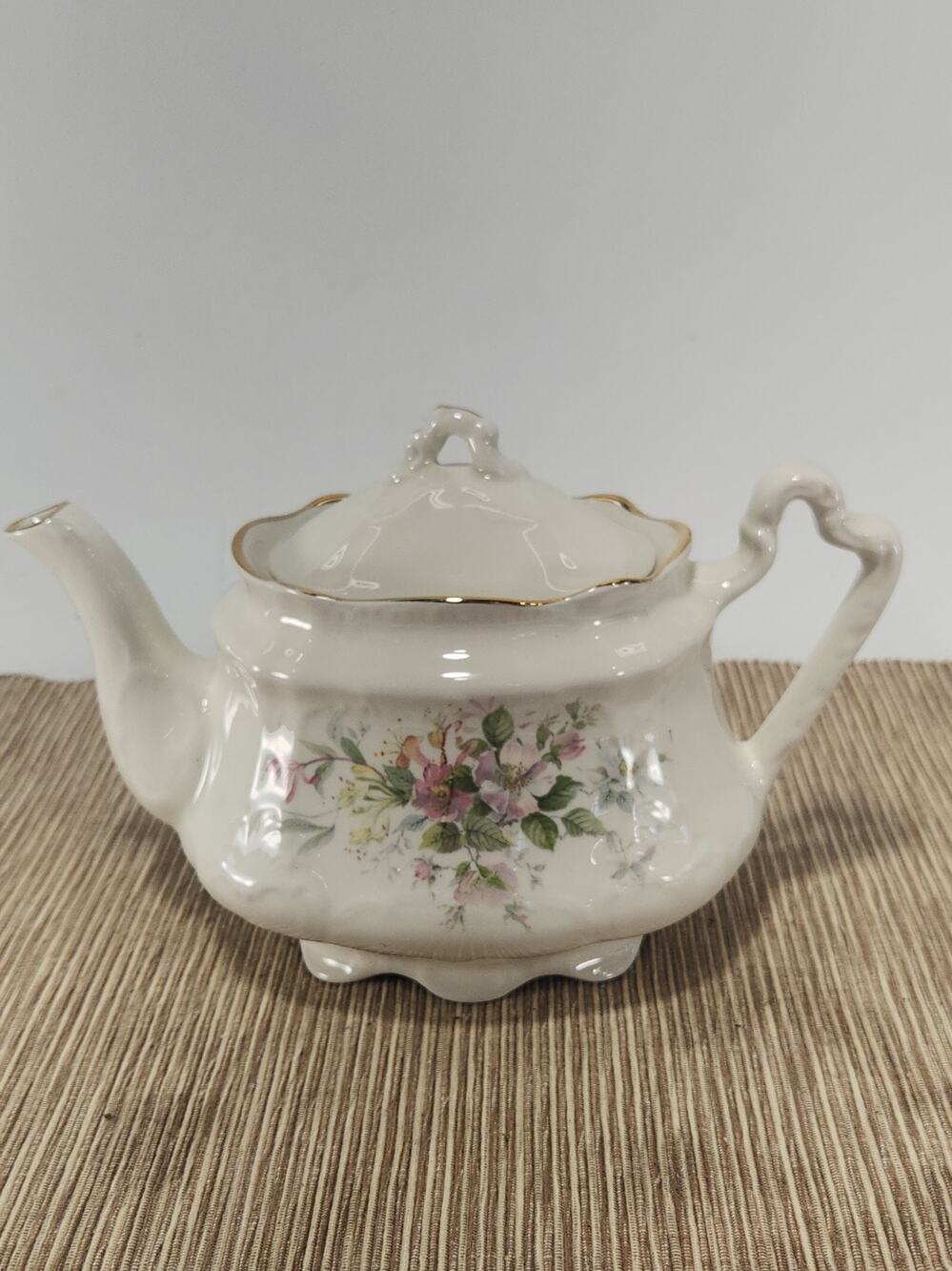 Vintage Arthur Wood England 6176 Floral Teapot Gold Trim Staffordshire